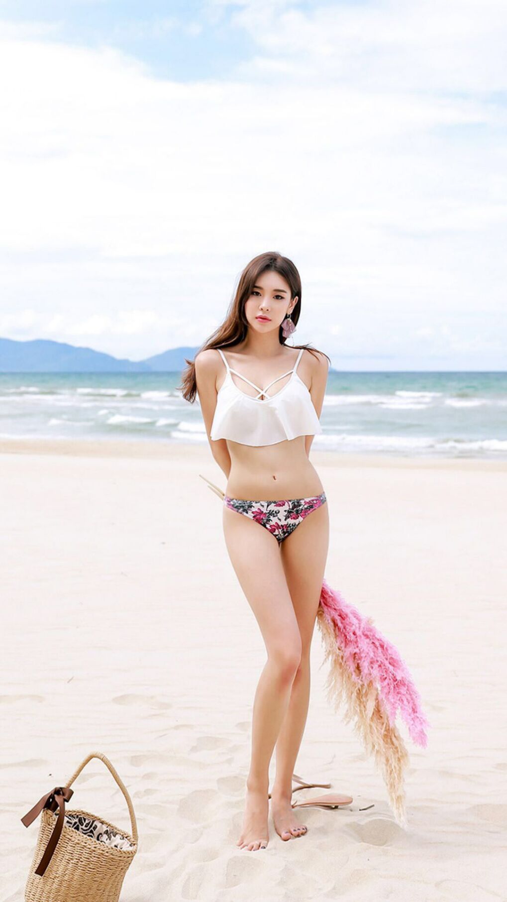 _火山脚下的探险跑:自然风光中的极限运动_,火山探险之旅