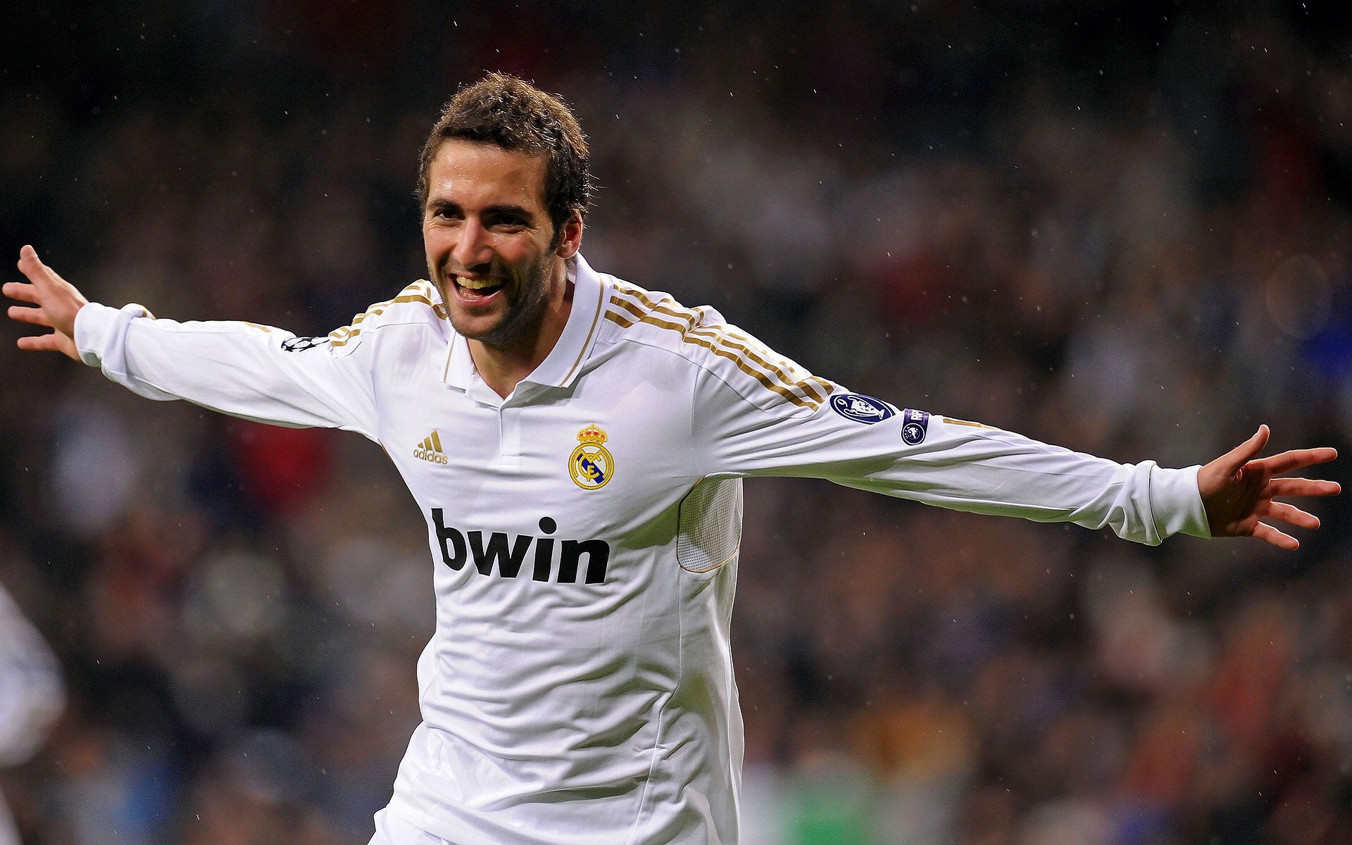 凯尔·查默斯男子100米自由泳决赛强势冲刺，男子100米自由泳决赛冠军